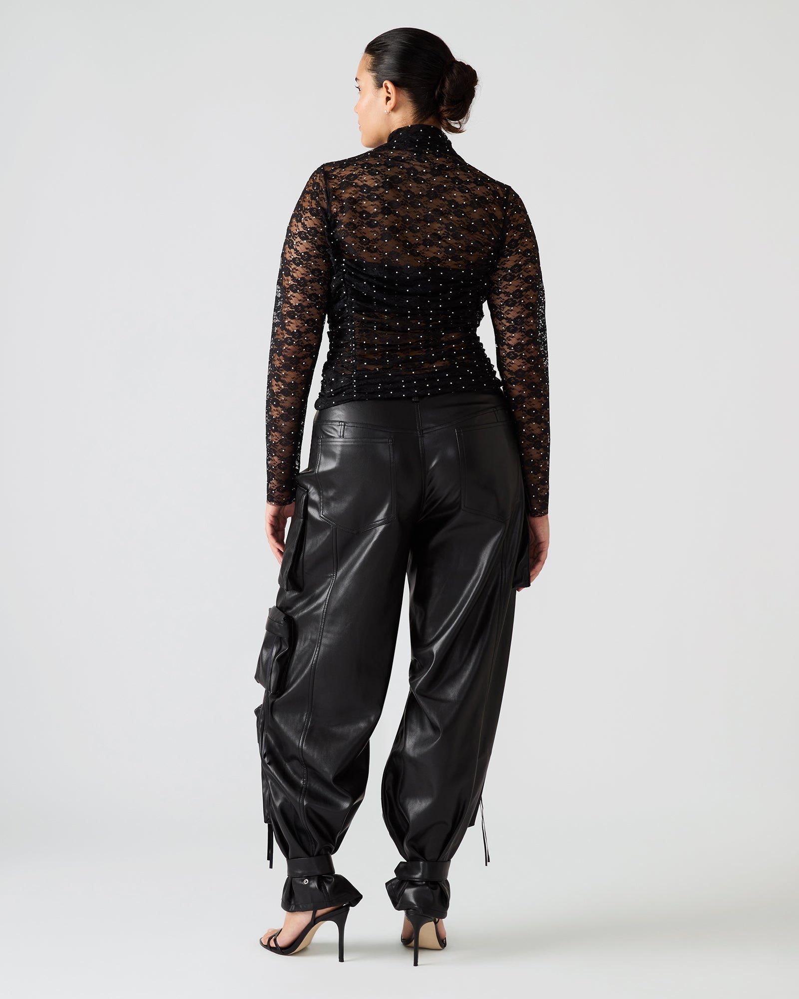 BAYLEE TOP BLACK